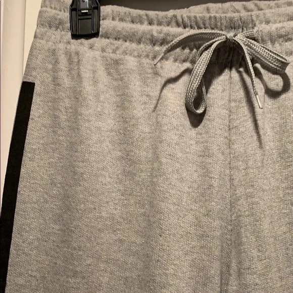 Gray Graphic Jogger Pants FEARLESS Women’s Large New - Picture 7 of 7